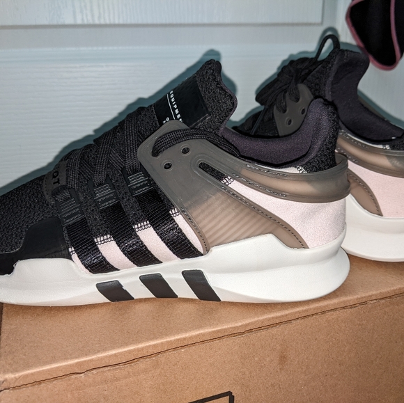 SOLD - Picture 4 of 11